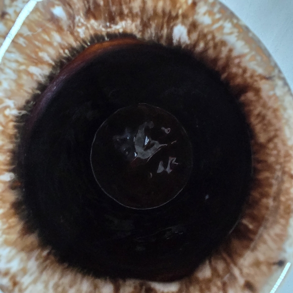 Hull ceramic /pottery creamer_pitcher 32ozs in brown - Picture 6 of 9